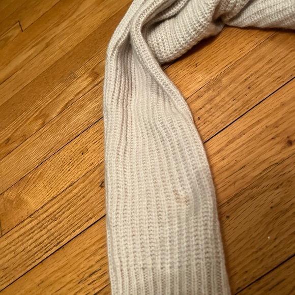 360 Cashmere Soft Cream Turtle Neck Sweater - Picture 7 of 7